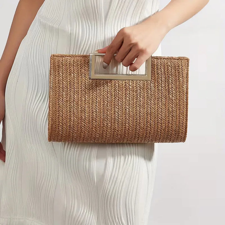 Verfijnde geweven clutch voor dames, met unieke vierkante handgreep. Beschikbaar in beige, geel, zwart, koffie.