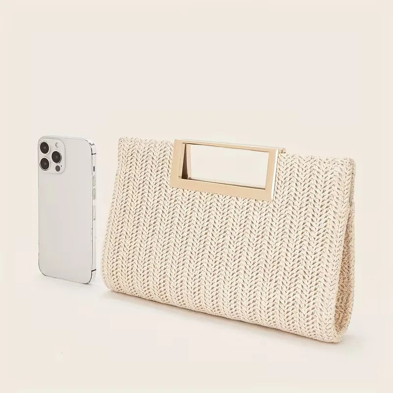 Stijlvolle beige geweven dames clutch, met chique vierkante handgreep. Ideaal als feestelijke accessoire.