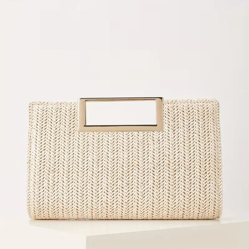 Modieuze gele geweven dames handtas, met verfijnde vierkante handgreep. Prachtige clutch voor feestjes.