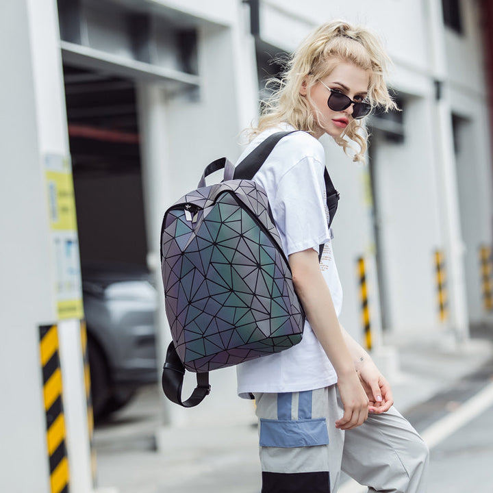 Dames Gina geometrische rugzak; trendy glow in the dark tas met uniek lichtgevend patroon. Opvallende accessoire.