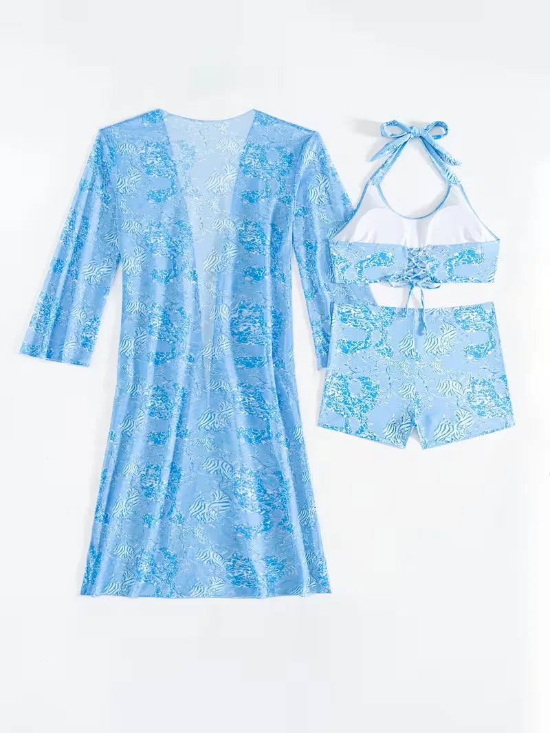 Zomerse dames cover-up set: haltertop & shorts. Gemakkelijk over je badkleding.
