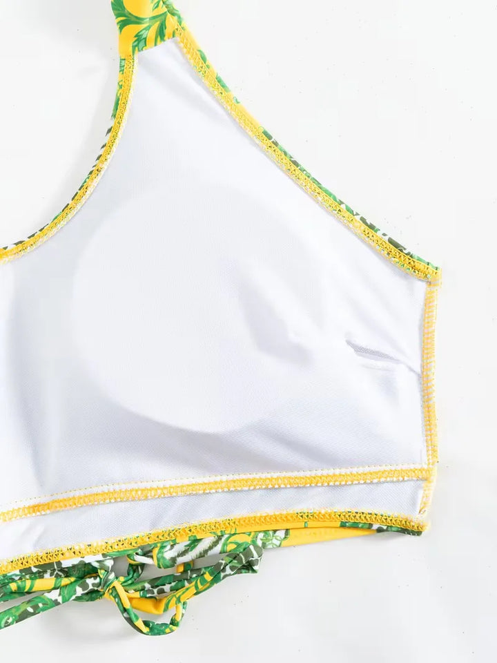 Zomerse dames halter cover-up set met shorts, perfect voor een dagje aan zee.