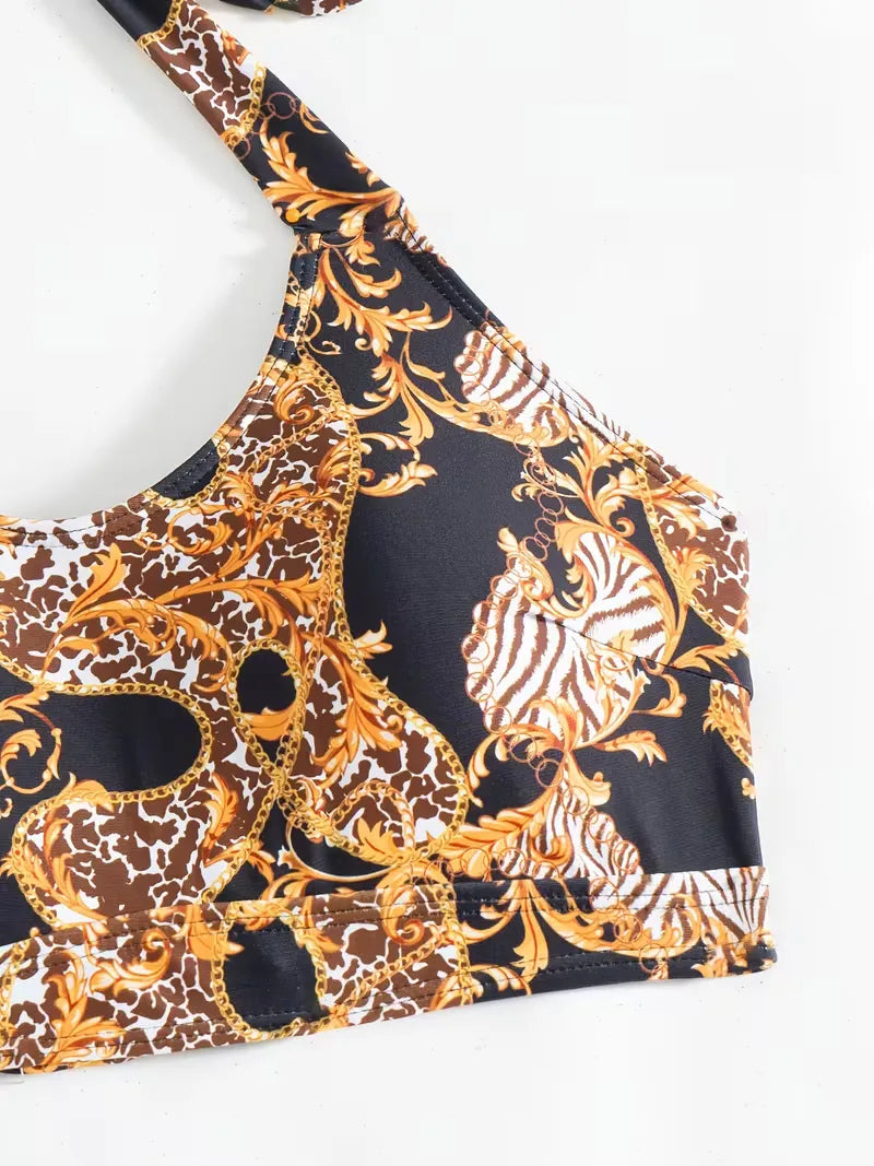 Dames zomerkleding: halter cover-up set met shorts. Perfect om over badkleding te dragen.