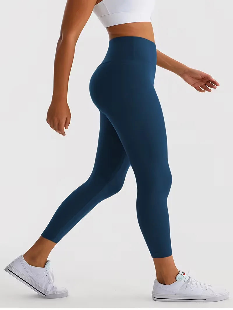 Comfortabele high-waisted slim fit dames legging. Ideaal voor yoga, sport en dagelijks comfort.