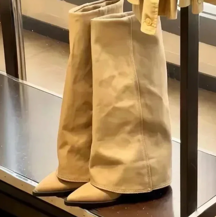 Elegante dameslaarzen tot de knie. Deze hoge laarzen met comfortabele pasvorm zijn perfect voor een chique look.