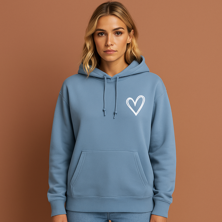 Dames hoodie met subtiele hartprint, comfortabel & modieus voor herfst/winter. Casual dameskleding.