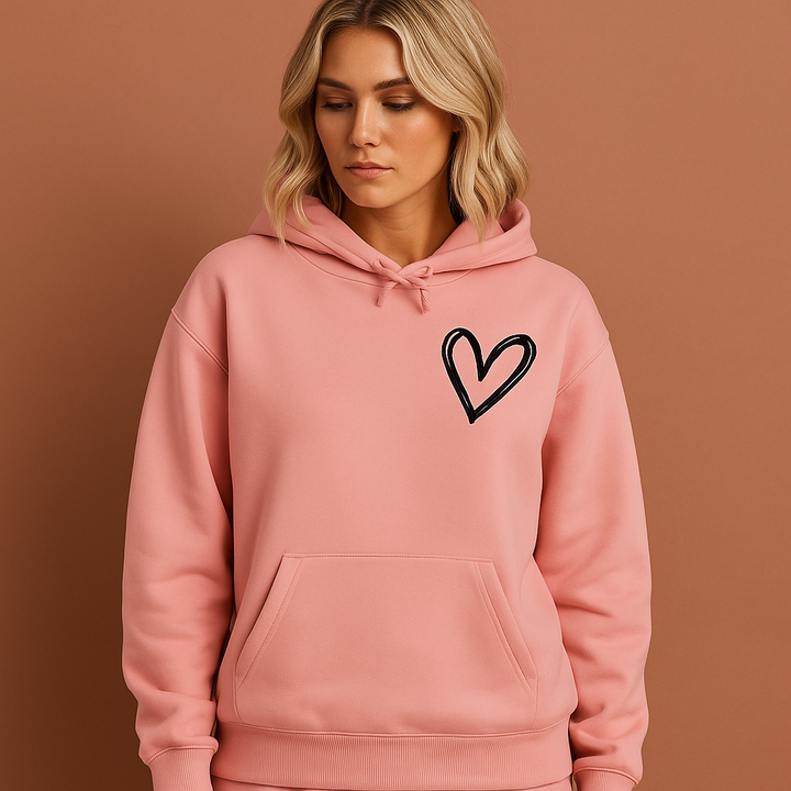Dames hoodie met subtiele hartprint, veelzijdig en comfortabel. Ideale casual dameskleding voor koude dagen.