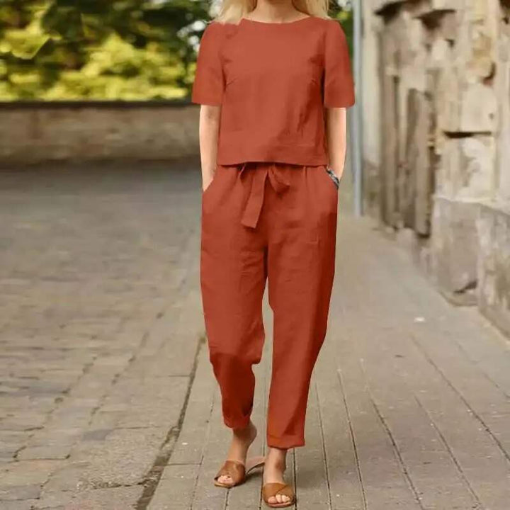 Elegante dames jumpsuit met flatterende pasvorm, veelzijdig te stylen voor zowel casual als chique gelegenheden.