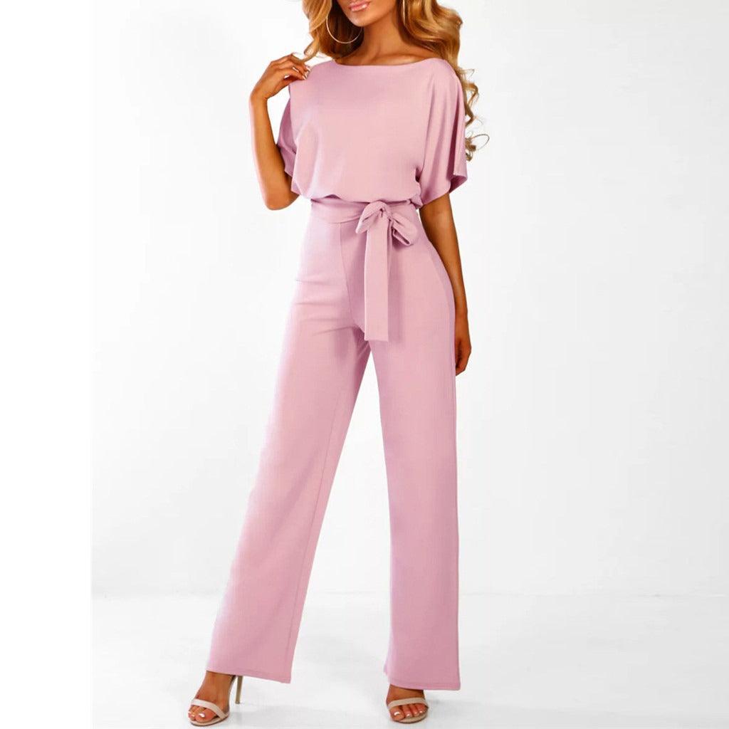 Zakelijke dames jumpsuit met korte mouwen en ceintuur, perfecte balans tussen stijl en gemak.