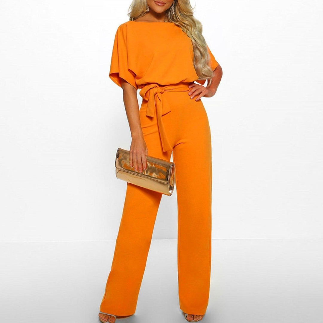 Trendy dames jumpsuit met korte mouwen en ceintuur, een modieuze en comfortabele outfit voor de zomer.