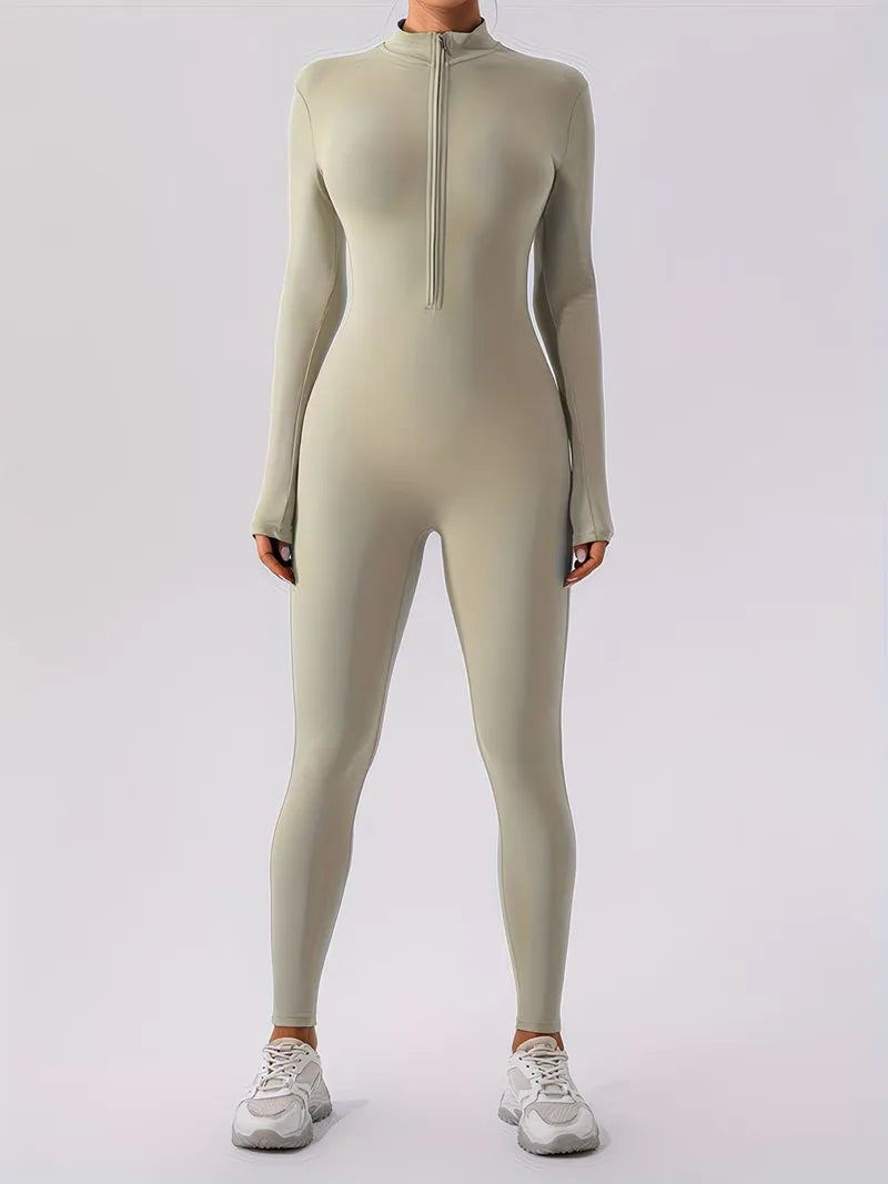 Slanke dames jumpsuit met mock halslijn, sportoutfit of casual chique, erg comfortabel.