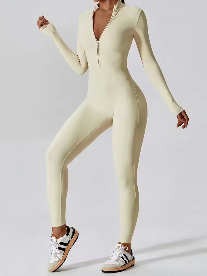 Sportieve dames jumpsuit, mock halslijn, slanke pasvorm, veelzijdig en comfortabel voor elke dag.