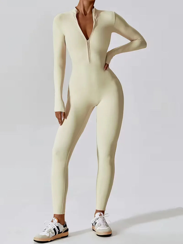 Dames jumpsuit met mock halslijn, slanke pasvorm, comfortabel voor fitness en vrije tijd.