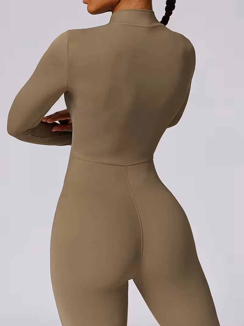 Dames jumpsuit, rekbaar en comfortabel, met hoge taille en elegante mock halslijn.