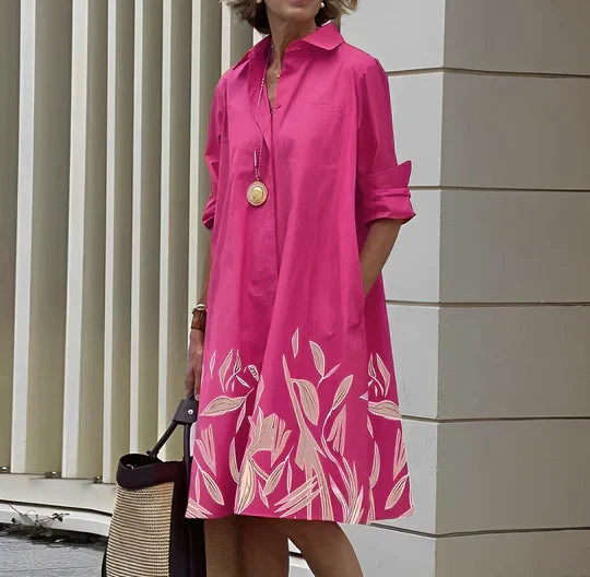 Detail van een elegant dames overhemd: zachte stof en nette kraag voor comfort en stijlvolle look.