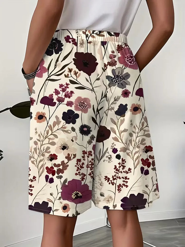 Elegante dames short met bloemenprint, perfect voor een casual look in lente en zomer. Veelzijdig te combineren.