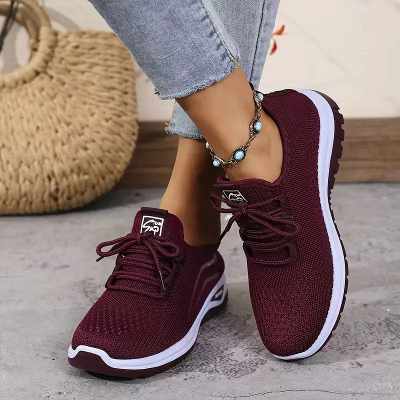 Ademende dames comfort sneaker, lage model, ideaal voor actieve levensstijl.
