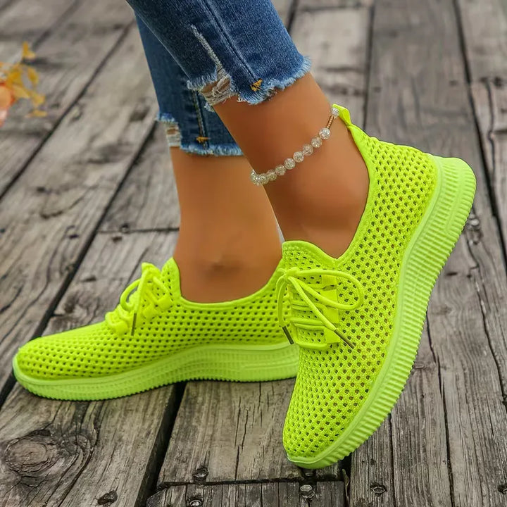 Trendy veelkleurige dames lage sneakers met uniek geweven design, perfect voor lente- en herfstmode.