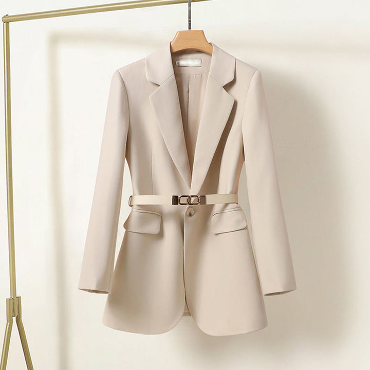 Dames lange blazer met riem, elegant getailleerd, perfect voor zakelijke en casual chic outfits.