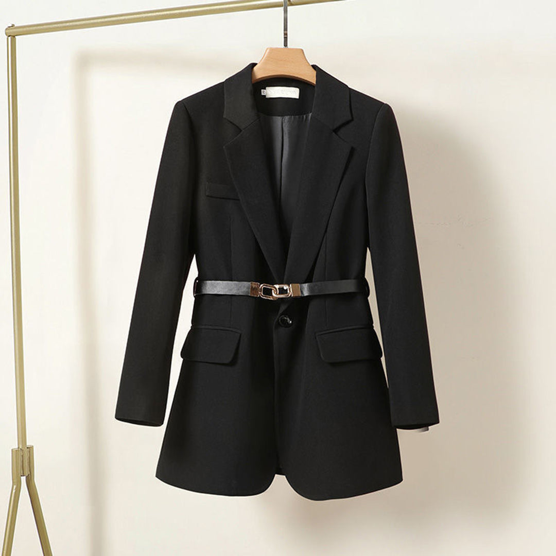 Modieuze, elegante dames lange blazer met riem en getailleerde pasvorm. Ideaal voor zakelijk & casual chic.