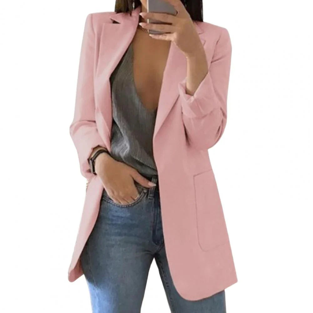 Comfortabele lange getailleerde damesblazer, ideaal voor een stijlvolle en zakelijke uitstraling.