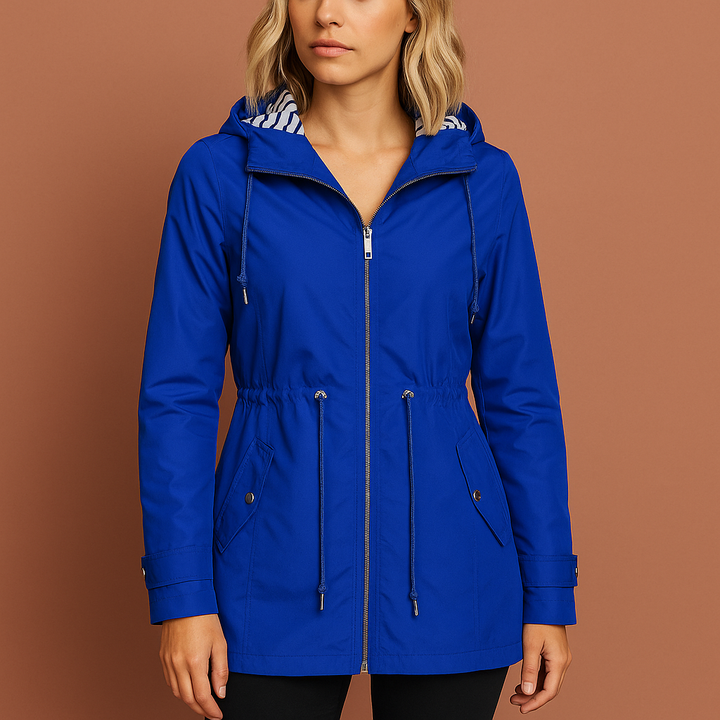 Lange waterdichte dames regenjas met capuchon, biedt optimale bescherming tegen regen en wind.