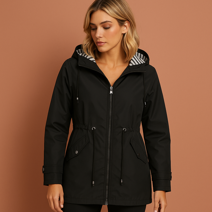 Comfortabele lichtgewicht dames regenjas met capuchon, ademend, ideaal voor wandelen en fietsen.