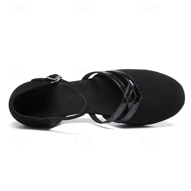 "Dames Latin Ballroom dansschoenen met suède antislip zool, satijnen bovenwerk en gewatteerde binnenzool voor comfort."