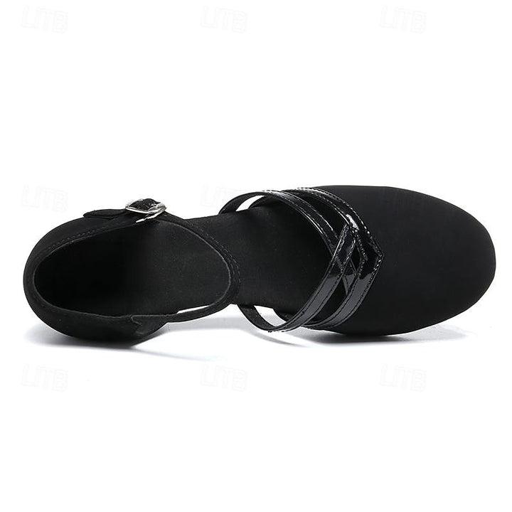 "Dames Latin Ballroom dansschoenen met suède antislip zool, satijnen bovenwerk en gewatteerde binnenzool voor comfort."