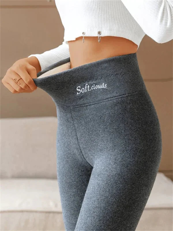 Stijlvolle comfortabele stretch dames legging. Warme voering perfect voor dagelijkse winter outfits.