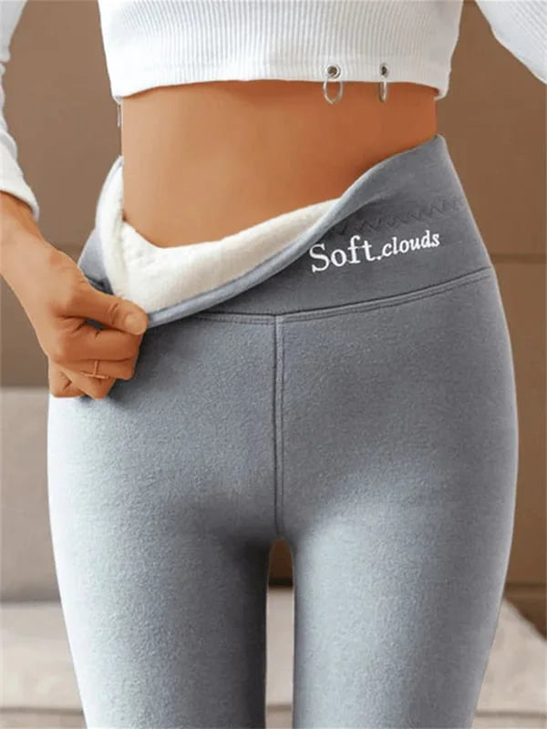 Comfortabele warme dames winterlegging met dikke voering. Duurzame stretch stof voor koude temperaturen.
