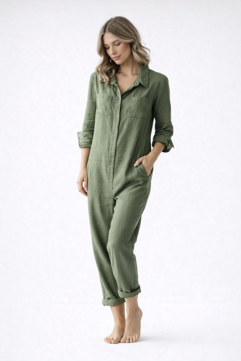 Stijlvolle dames jumpsuit, losvallend model met praktische zakken en knoopsluiting. Ideaal voor casual mode.