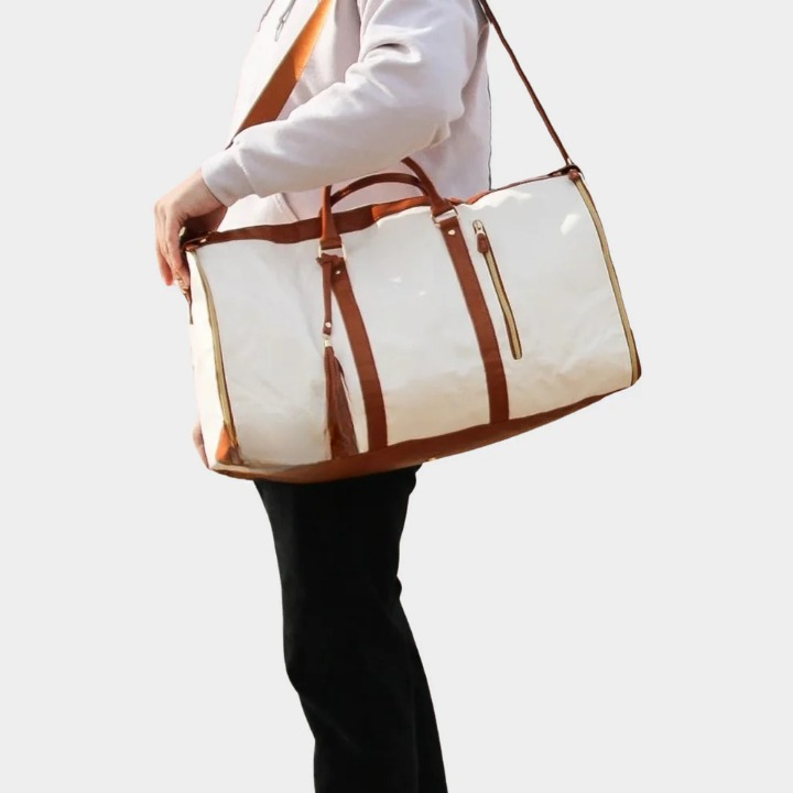 Isabelle luxe dames reistas: compacte 2-in-1 weekender van veganleer, voor kreukvrij en stijlvol reizen met gemak.