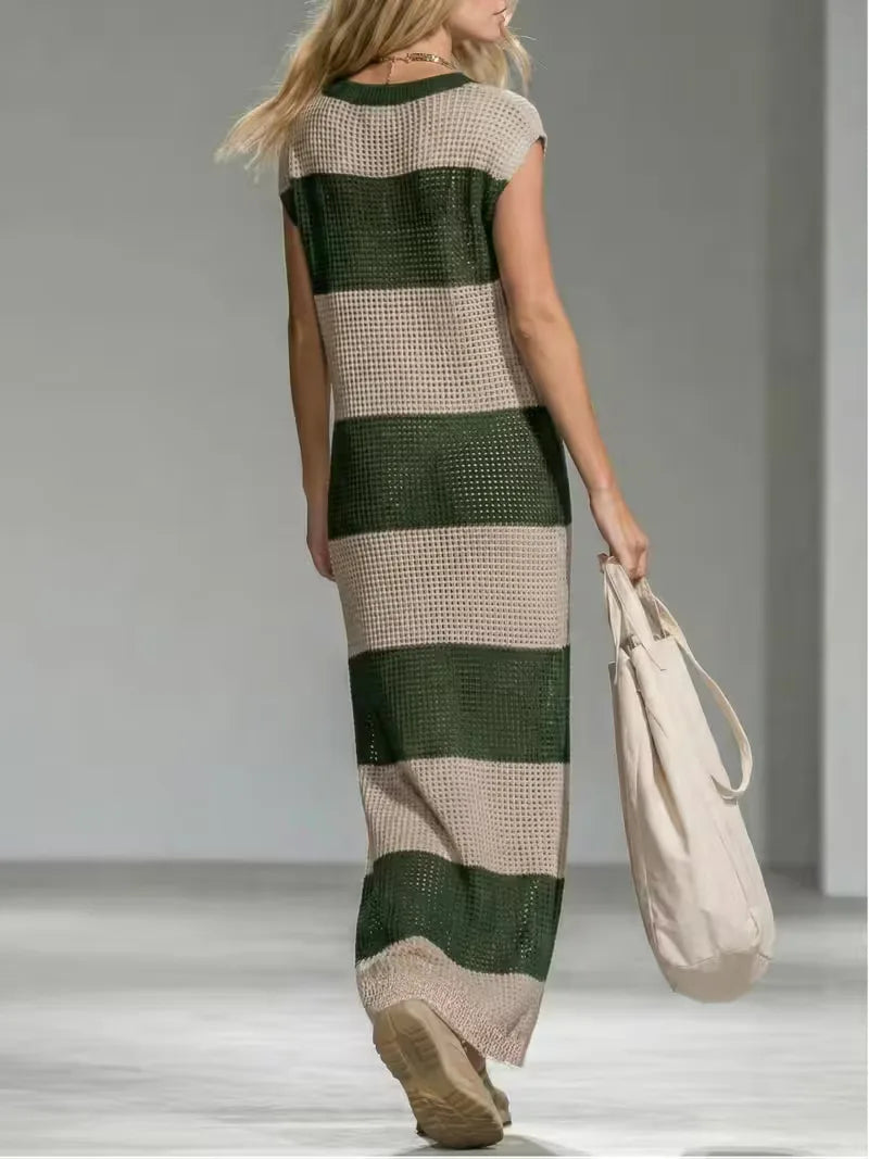 Bohemian dames maxi cover-up, gestreept en comfortabel. Met V-hals, ideaal voor de zomer.