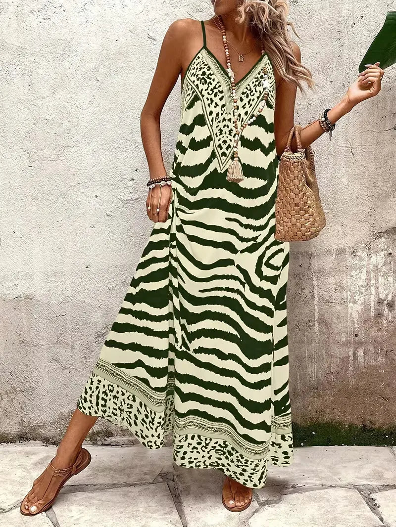 Trendy dames strandjurk met bohemian leopard print en v-hals.