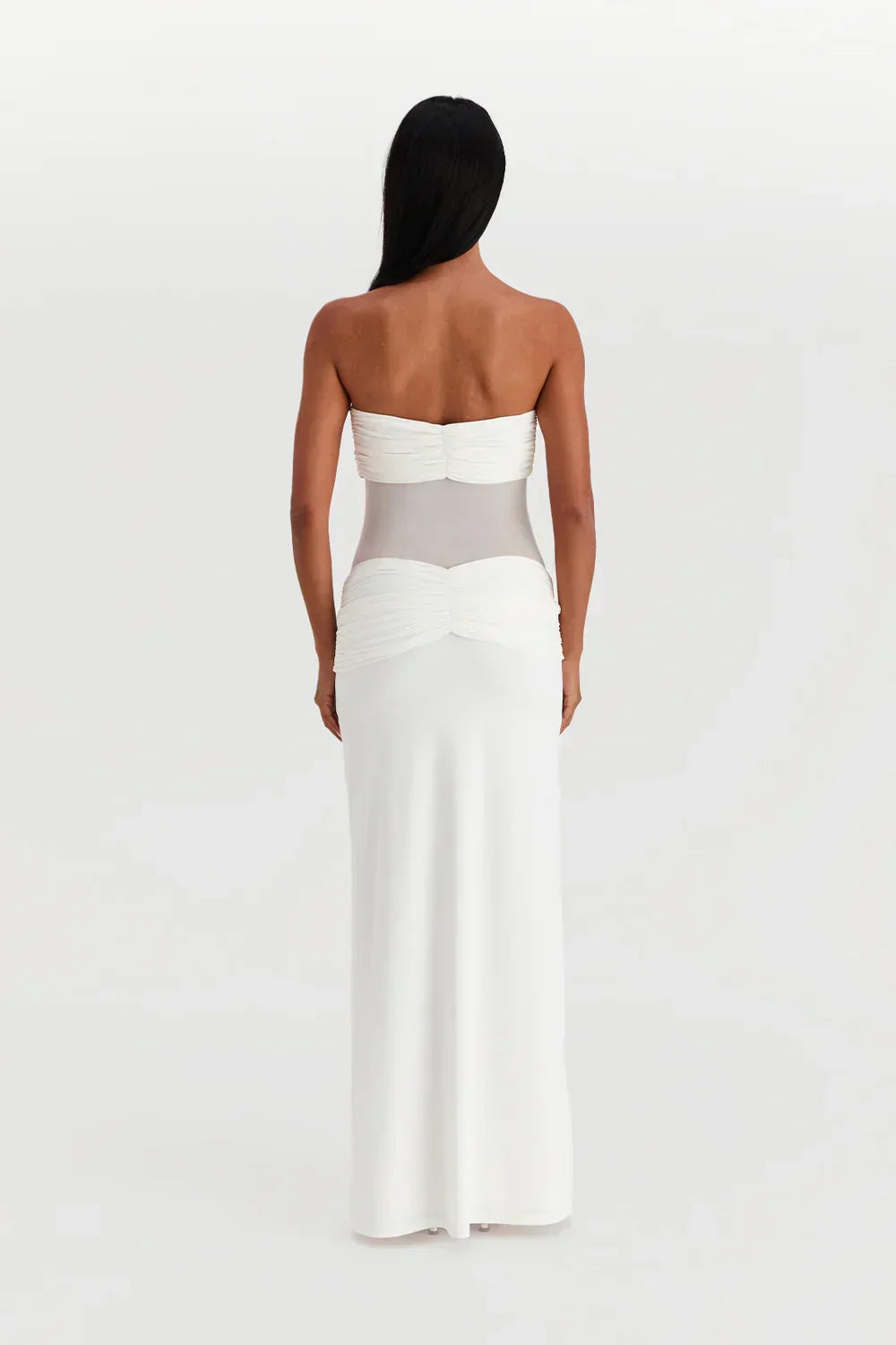 Veelzijdige dames maxi jurk: strapless of met bandjes, met stijlvolle plooien. Perfect voor elke gelegenheid.