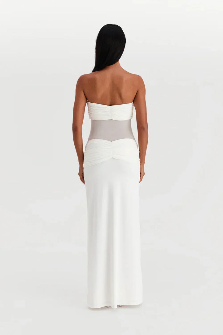 Veelzijdige dames maxi jurk: strapless of met bandjes, met stijlvolle plooien. Perfect voor elke gelegenheid.