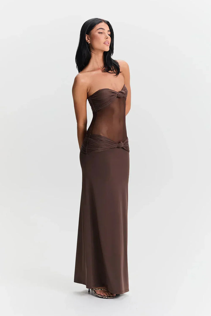 Glamoureuze avond- of feestjurk: dames maxi jurk met plooien, strapless of met bandjes voor een chique look.