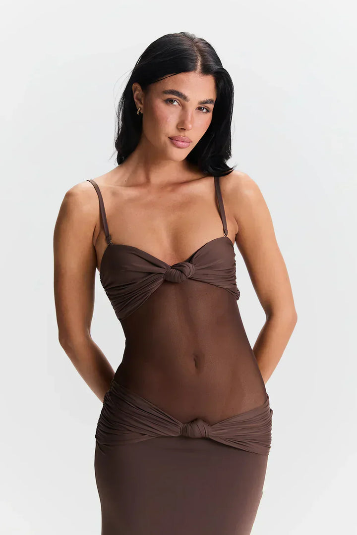 Zomerse elegante dames maxi jurk met mooie plooien, strapless of met bandjes, voor een stijlvolle uitstraling.