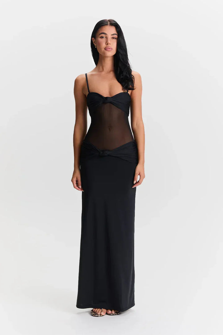 Dames maxi jurk met prachtige plooien, aanpasbaar als strapless jurk of met bandjes. Een veelzijdige keuze.