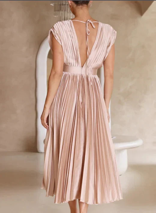 Elegante dames maxijurk, ideaal als zomerjurk of feestjurk, met comfortabele pasvorm.