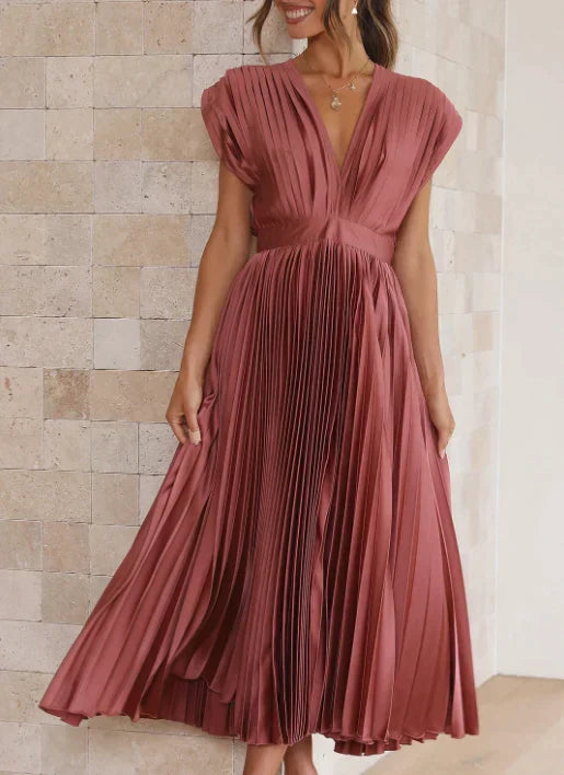 Lange zomerjurk voor dames, comfortabel en met een flatterende pasvorm, zeer veelzijdig.