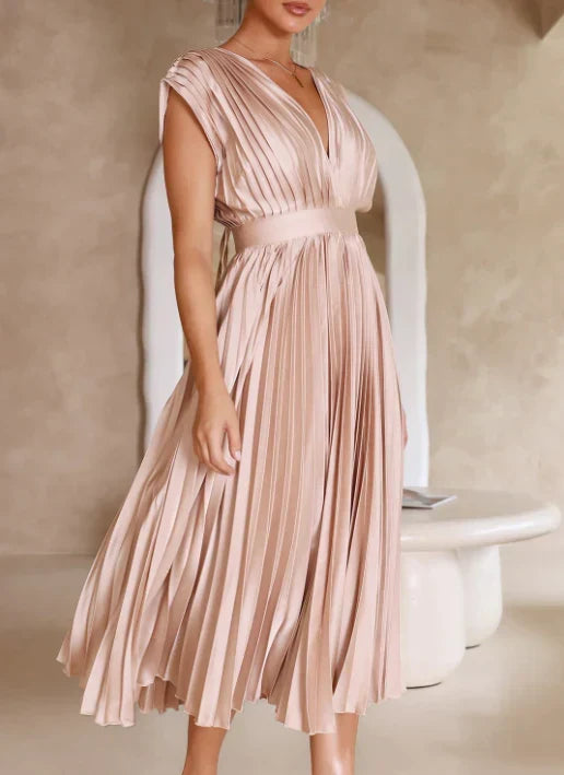 Veelzijdige dames maxijurk, casual te dragen of elegant voor een feest, met flatterende snit.