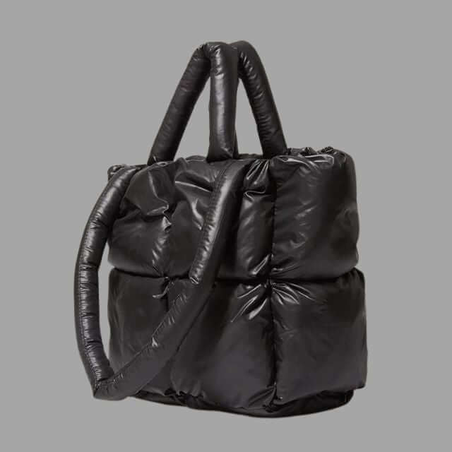 Metallic gerimpelde draagtas, perfect accessoire voor de modebewuste vrouw.