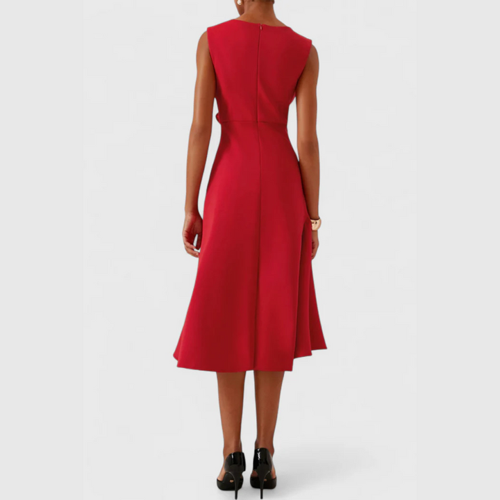 Mouwloze midi gelegenheidsjurk, asymmetrisch gesneden, met luxe drapering, voor dames.