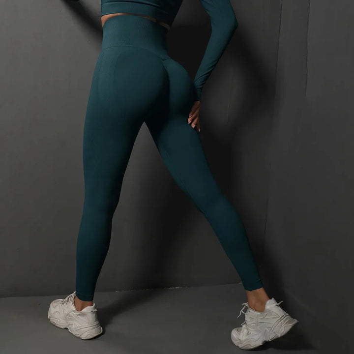 Push-up sportlegging voor dames, naadloos en comfortabel, essentieel voor training en fitness. #training