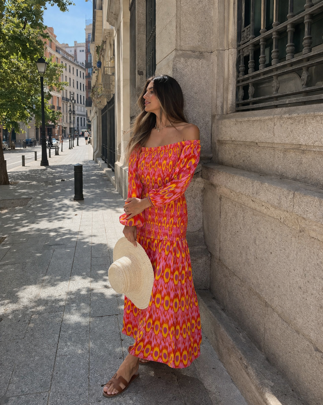 Luchtige off-shoulder maxi jurk voor dames, versierd met ruches en een passend stretchy lijfje.