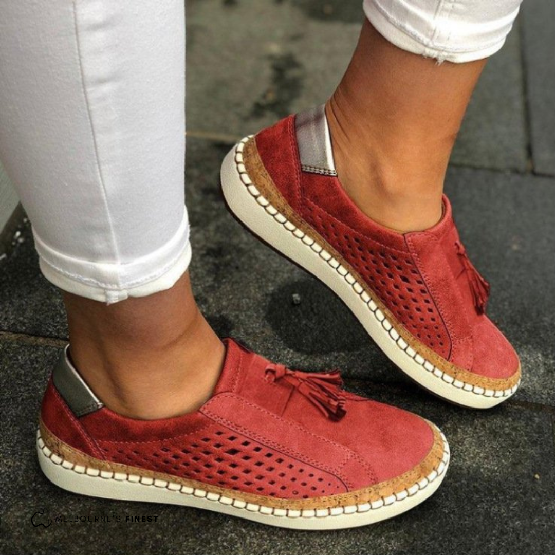 Antislip dames instappers, orthopedisch, bieden stabiliteit en comfort voor wandelingen en dagelijks gebruik.