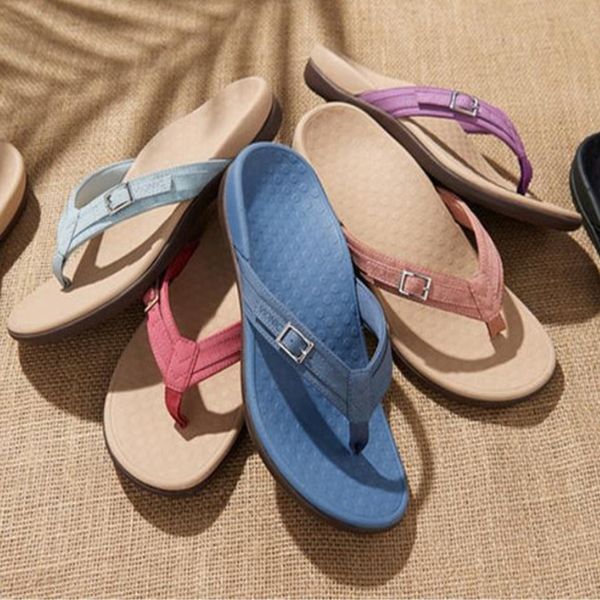 Orthopedische sandalen voor dames; comfort, voetondersteuning en pijnverlichting, verkrijgbaar in diverse zomerse kleuren.