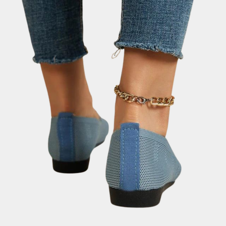 "Dames orthopedische schoenen Linda in blauw, stijlvol en comfortabel, met ademende materialen voor dagelijks gemak."